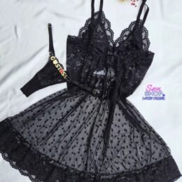 Camisola Preta de Tule e Renda