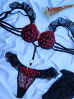 Conjunto Lingerie Coração com Bojo, Meia e Tule