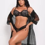 Conjunto de Renda com Sutiã Calcinha e Robe