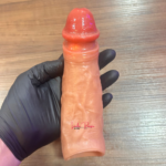 Capa Peniana Realística 18cm X 4,2 com Apoio Escrotal e Vibrador na Glande - Imagem 2